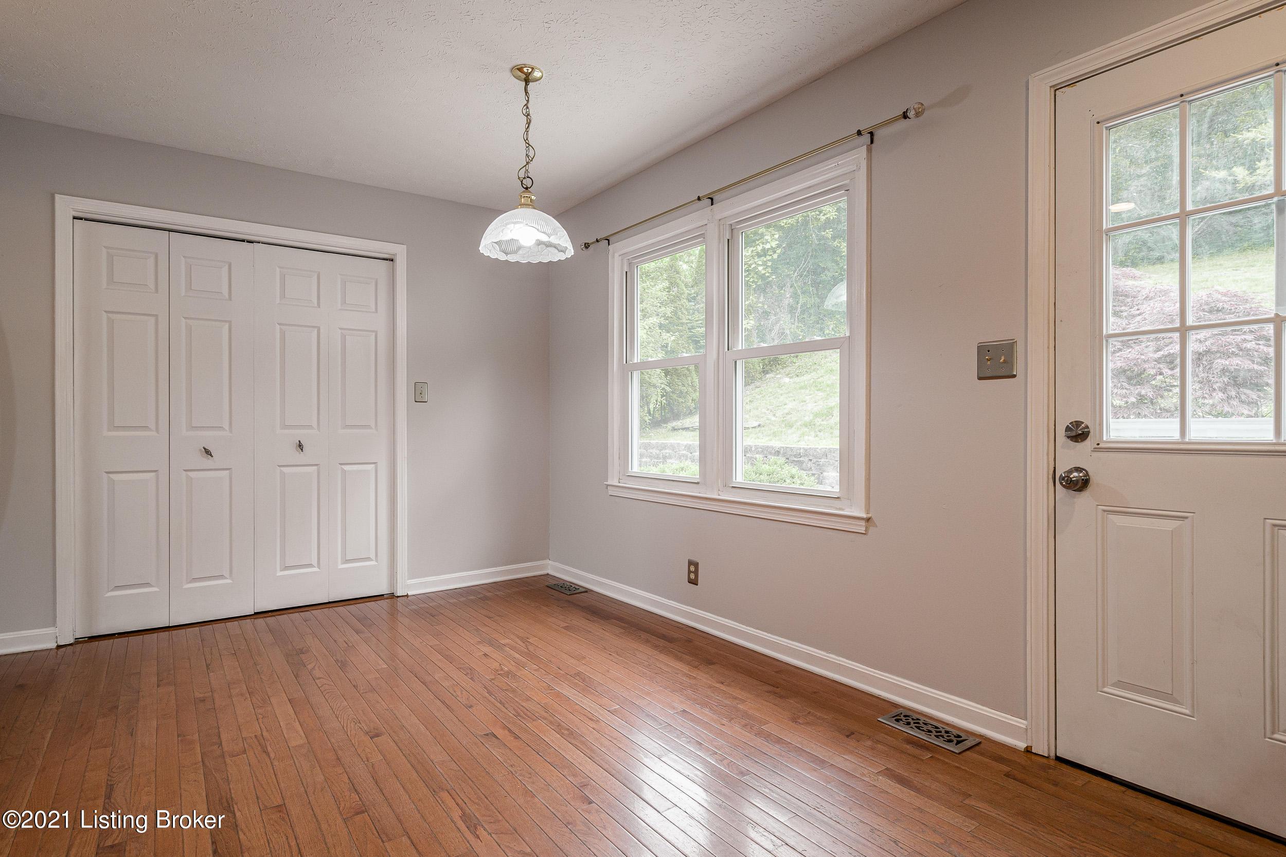 Bermuda Ct, Crestwood, KY 40014