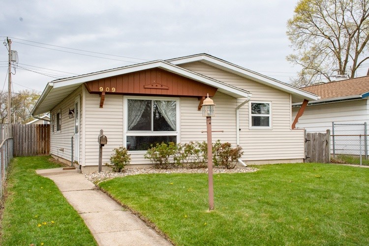 Hendricks St, Mishawaka, IN 46544