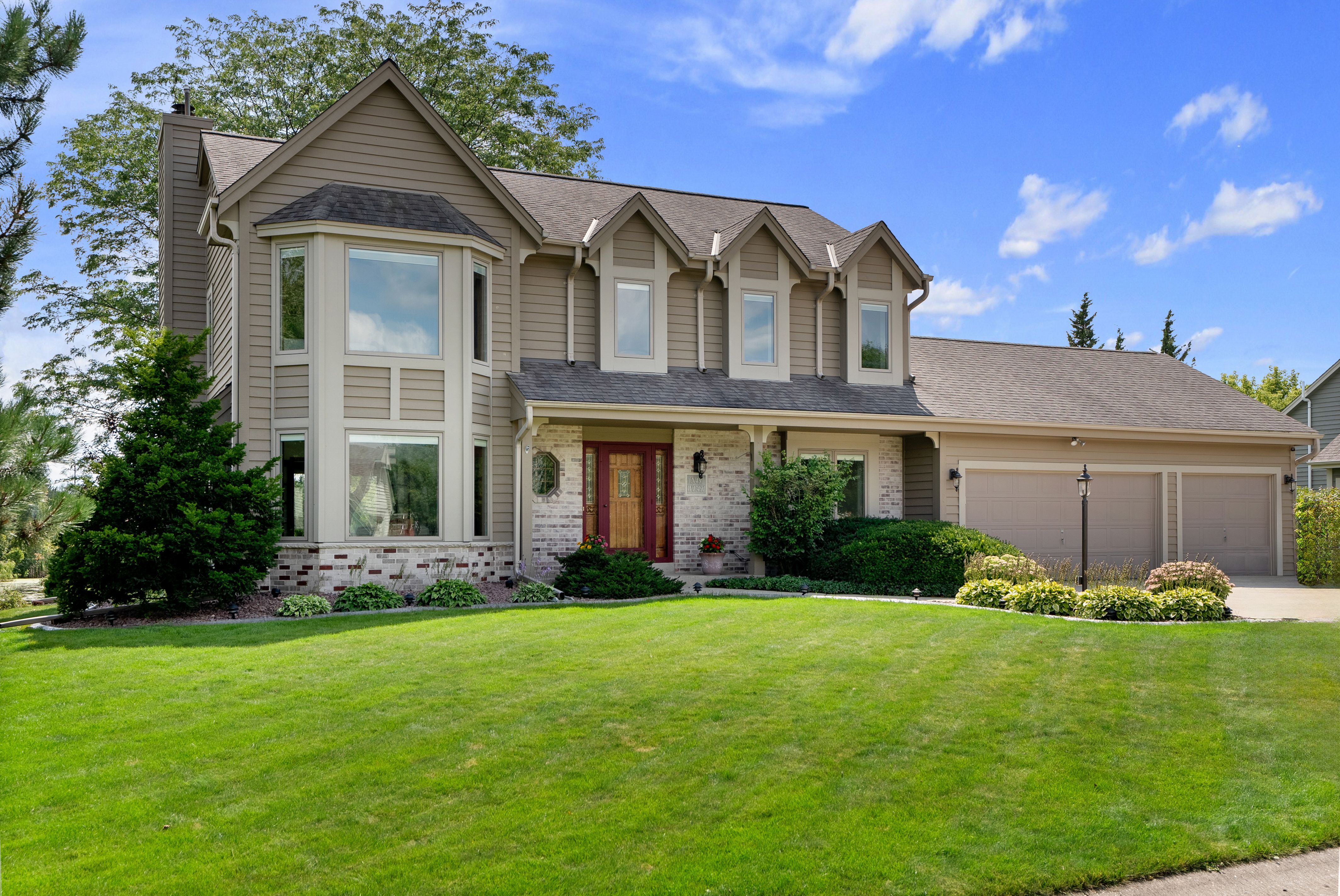 Immaculate Home in Ridgefield Subdivision