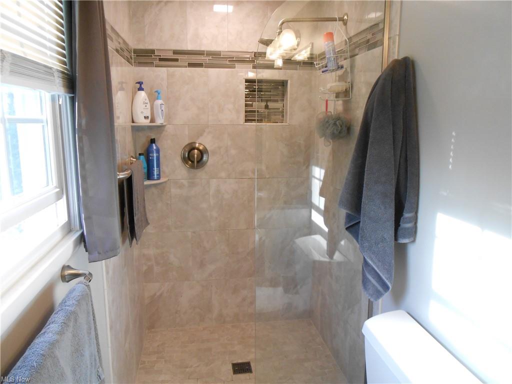 Bayberry Dr, Warren, OH 44484