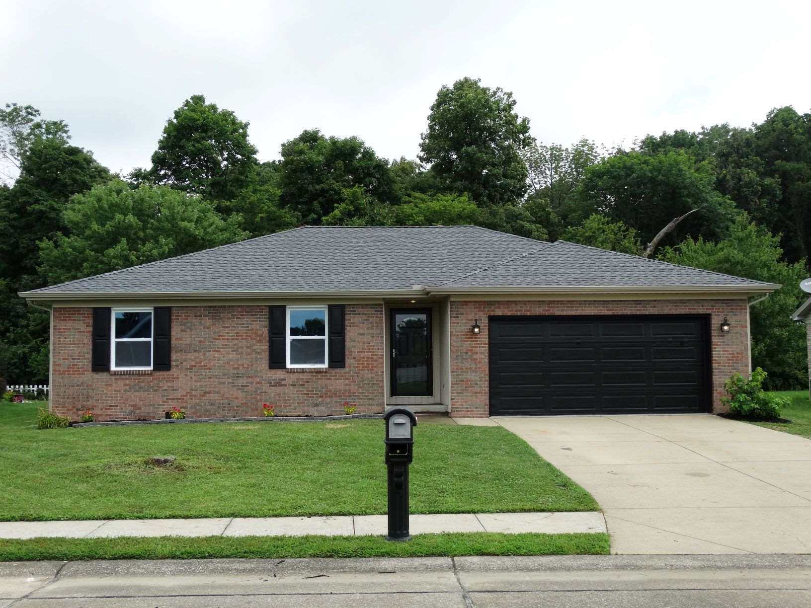 Yosemite Dr, Newburgh, IN 47630