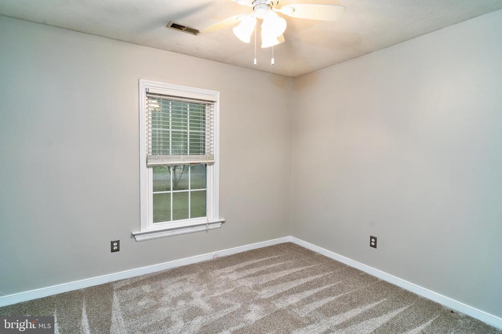 Stafford Dr, Ruther Glen, VA 22546