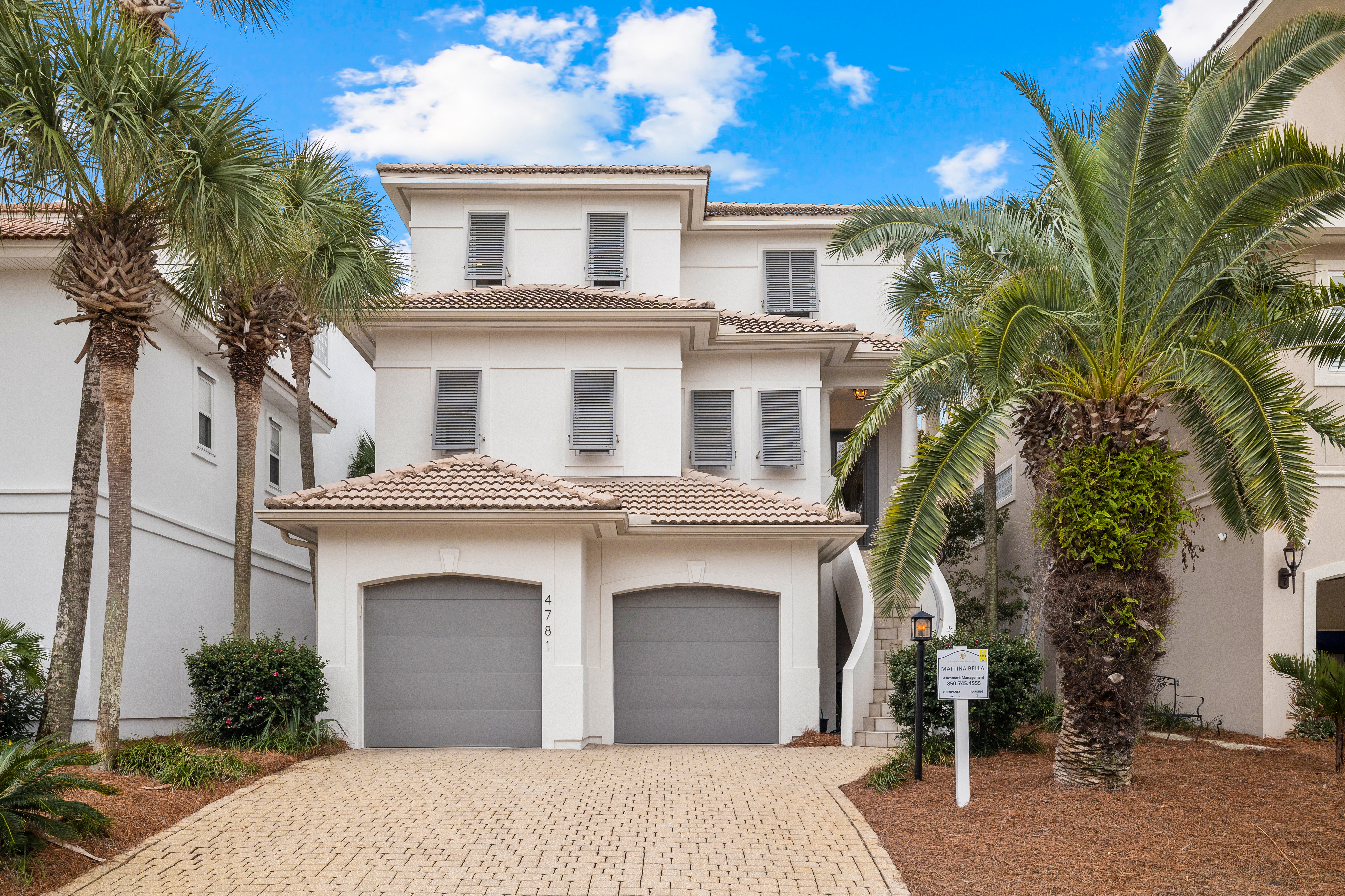 Beachside Retreat With Garage, Elevator And Private Pool