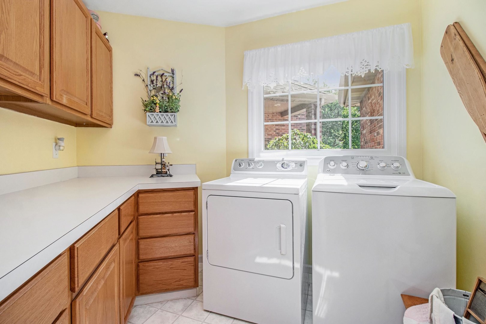 Telegraph Ct, Lakeville, IN 46536