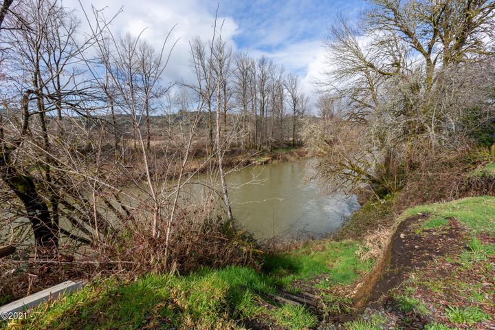 C St, Siletz, OR 97380