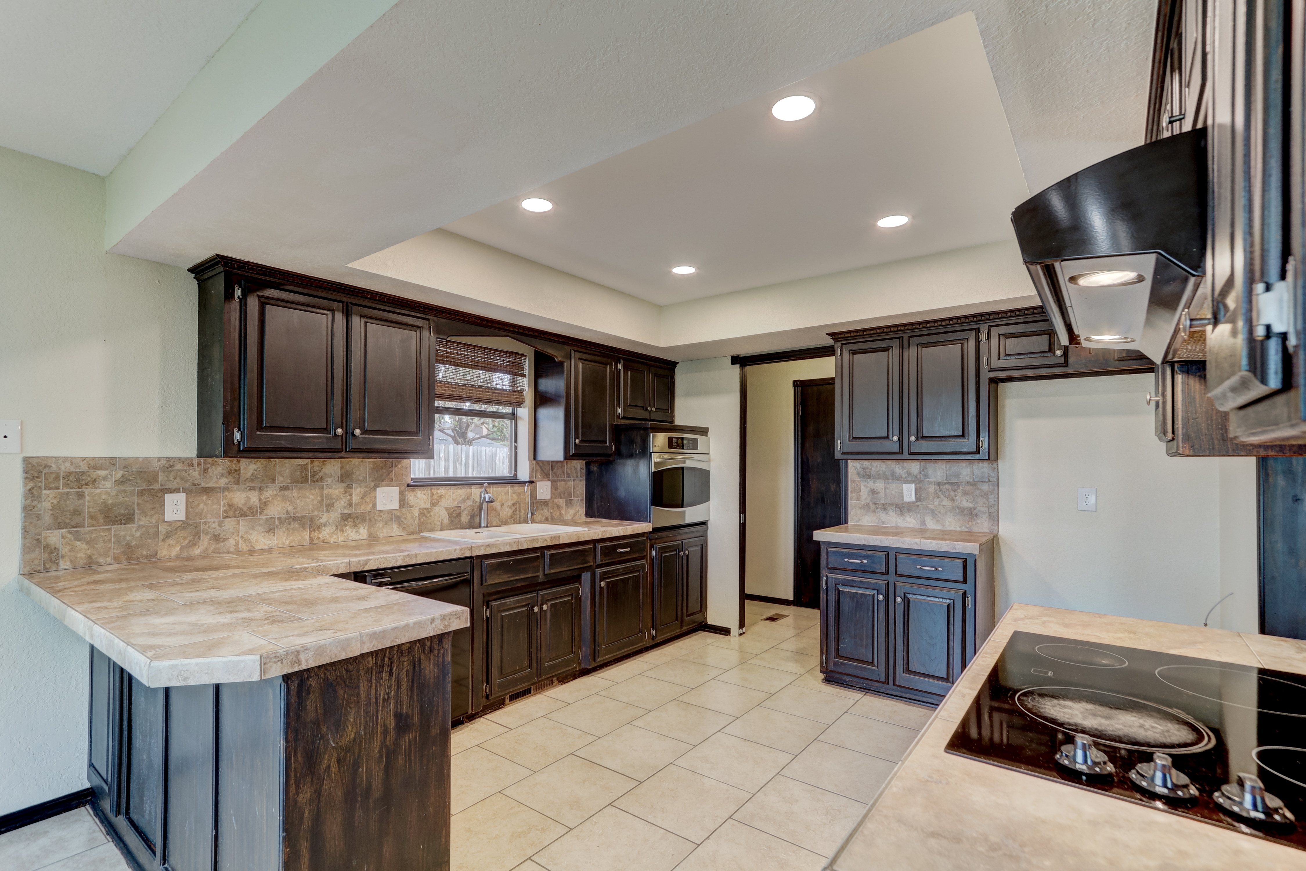 Lakeshore Dr, Oklahoma City, OK 73120