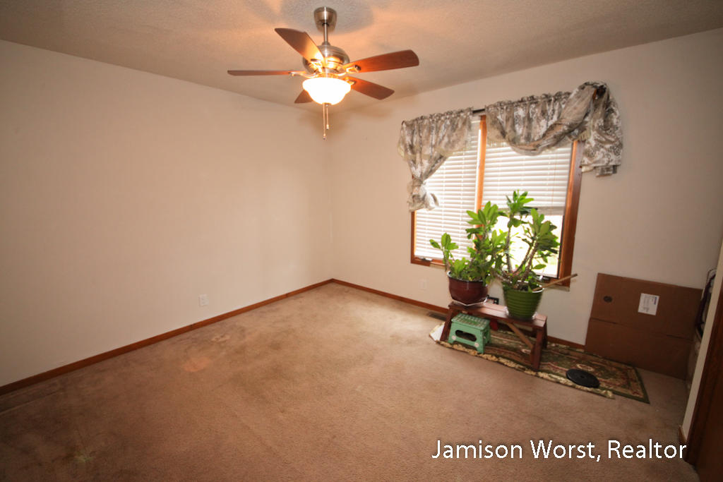 Pineoak Dr, Holland, MI 49424 #1