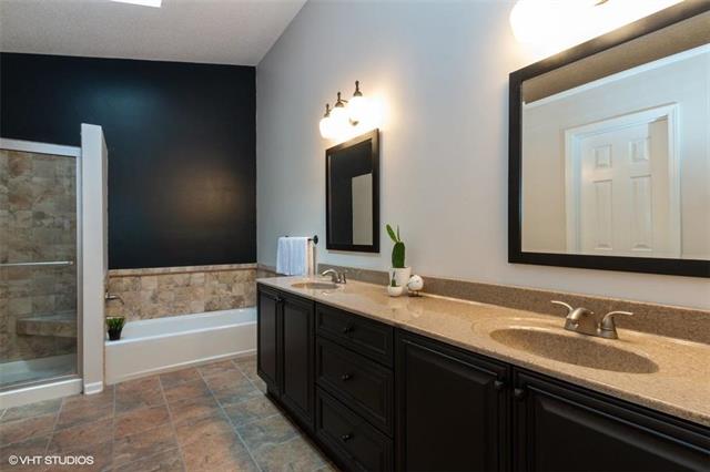 158th St, Overland Park, KS 66223 #1
