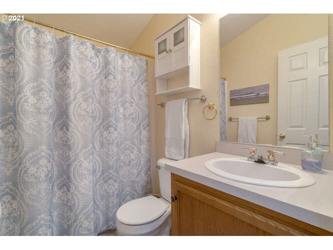 1st St, Vancouver, WA 98684