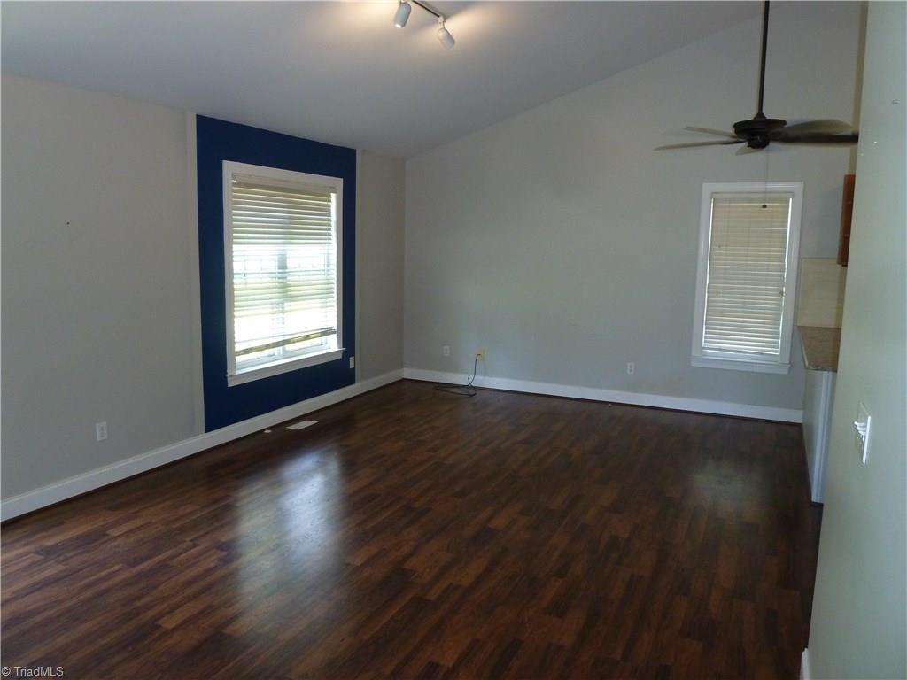 Leinbach Dr, Winston Salem, NC 27106