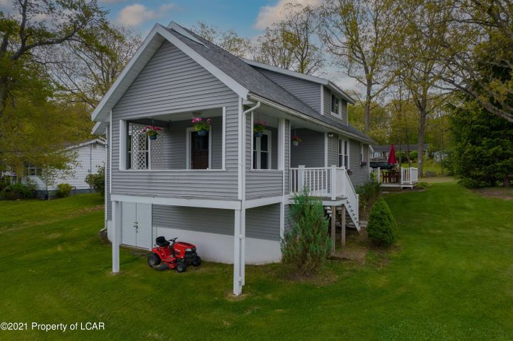 Albert Rd, Mountain Top, PA 18707