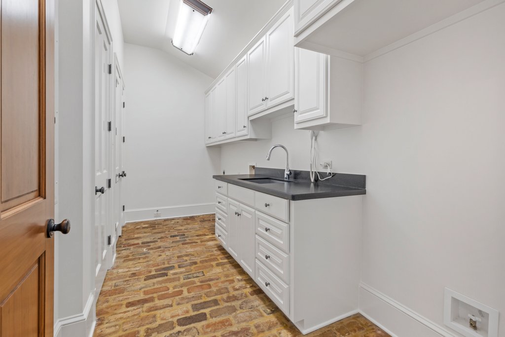 3235 Henderson Bayou Rd, Lake Charles, LA 70605