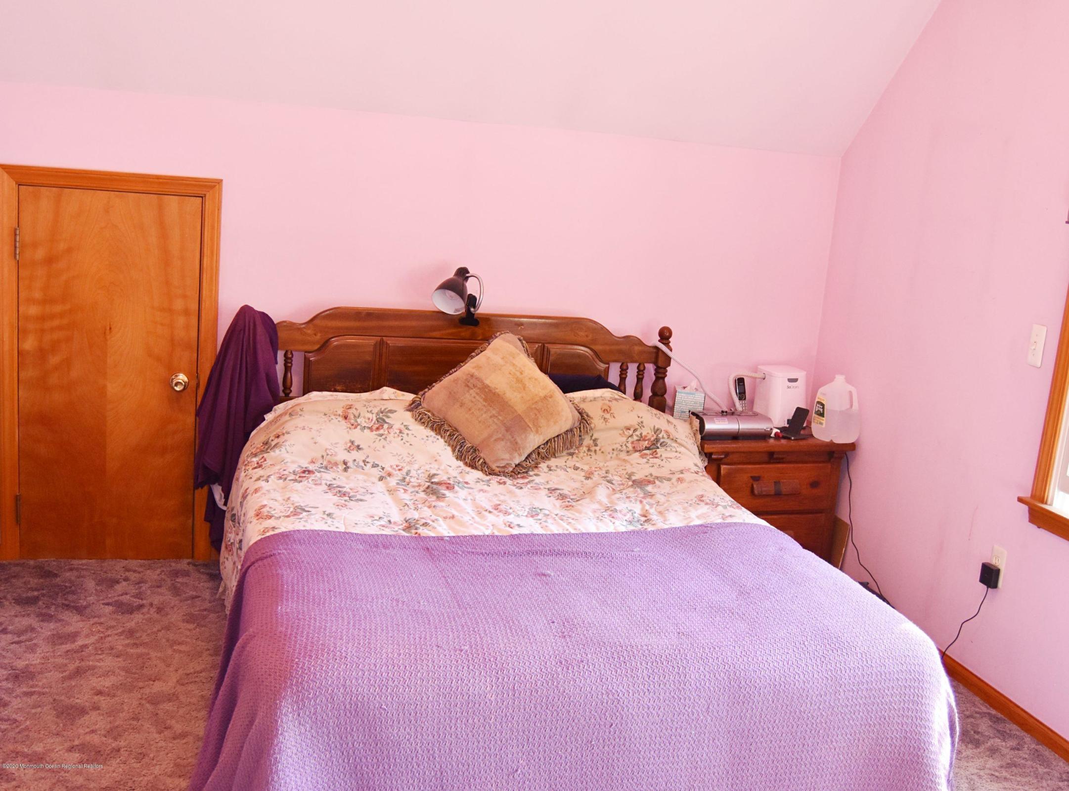Waverly Pl, Howell, NJ 07731
