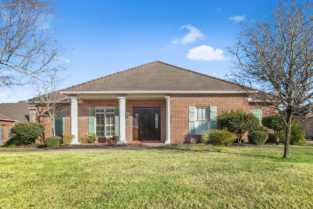 Shoals Creek Dr, Lake Charles, LA 70605