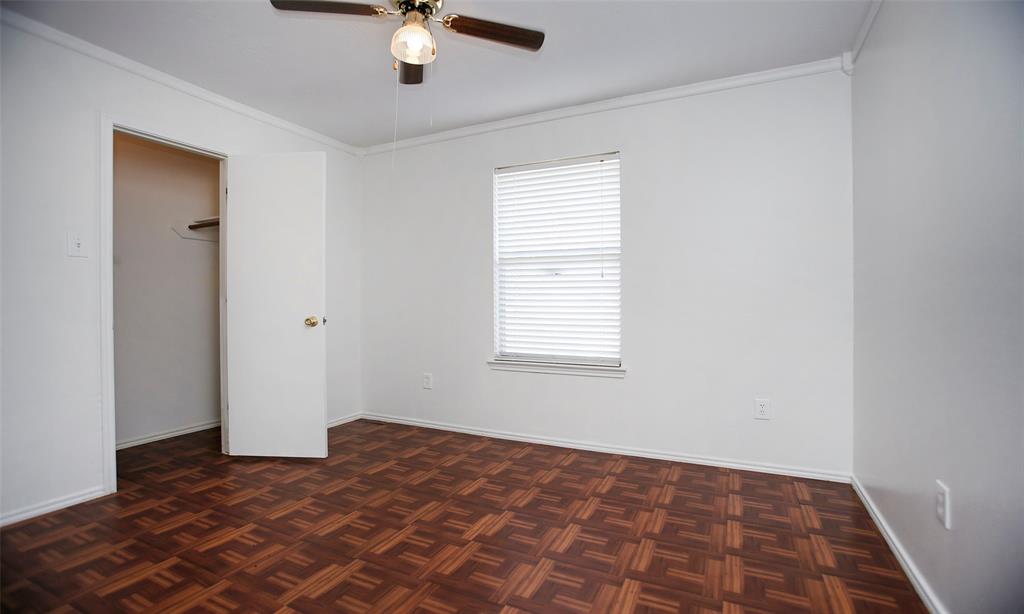 Mist Dr, Houston, TX 77073