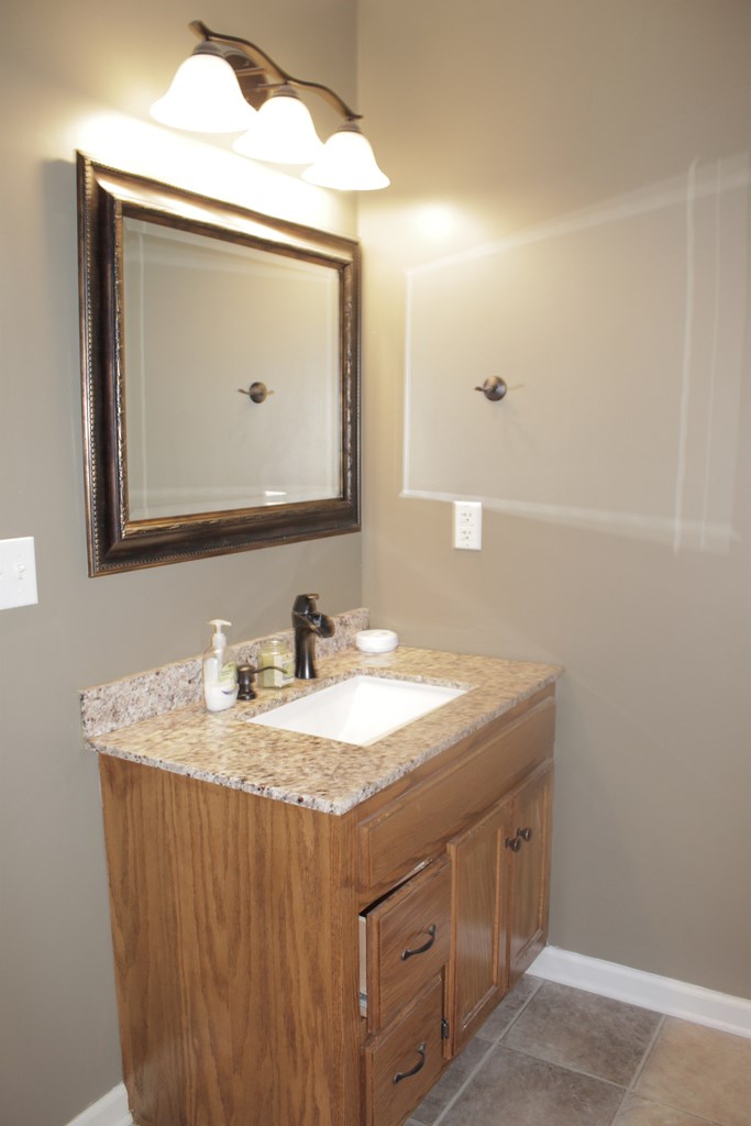 Tartan Way, Glasgow, KY 42141