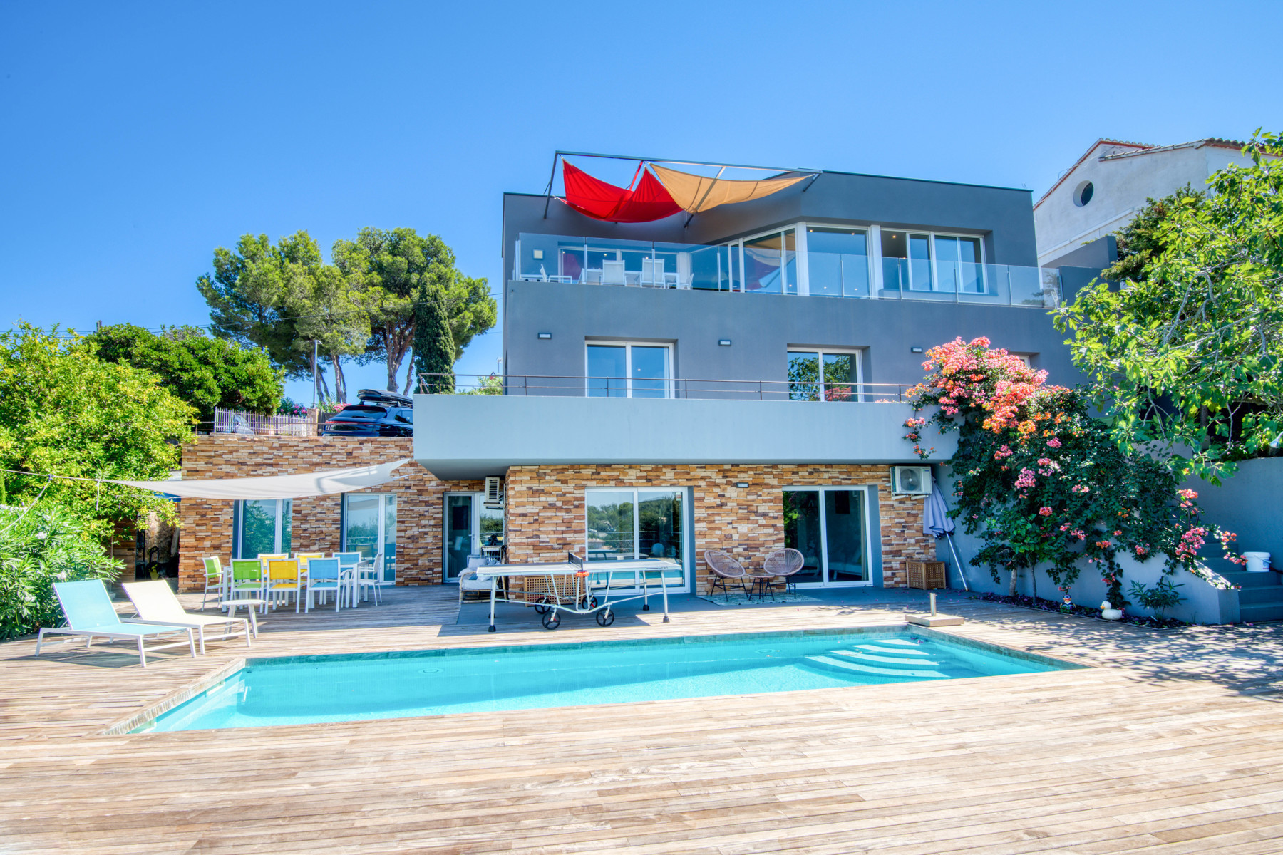 Modern house with sea views a few minutes from Pals Beach