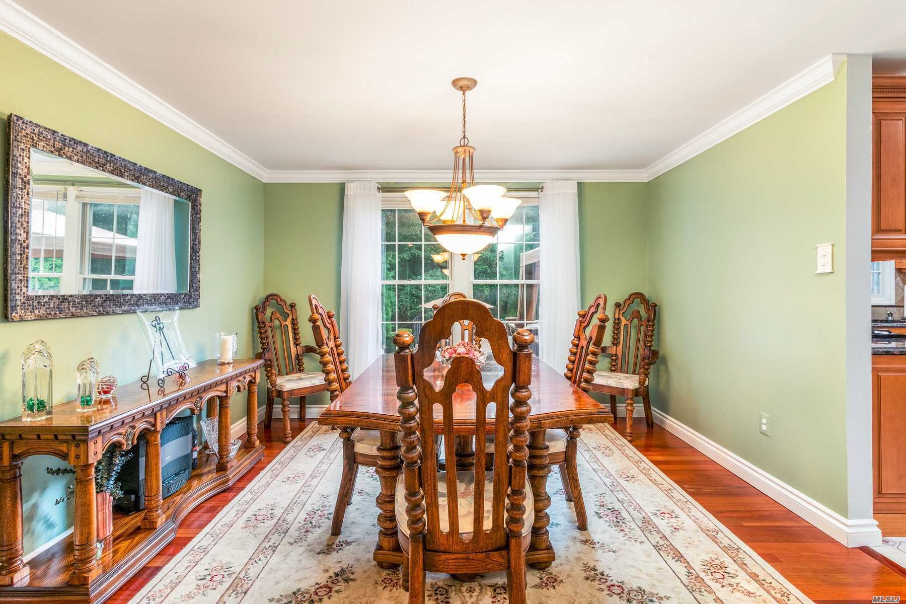 Foreston Cir, Manorville, NY 11949