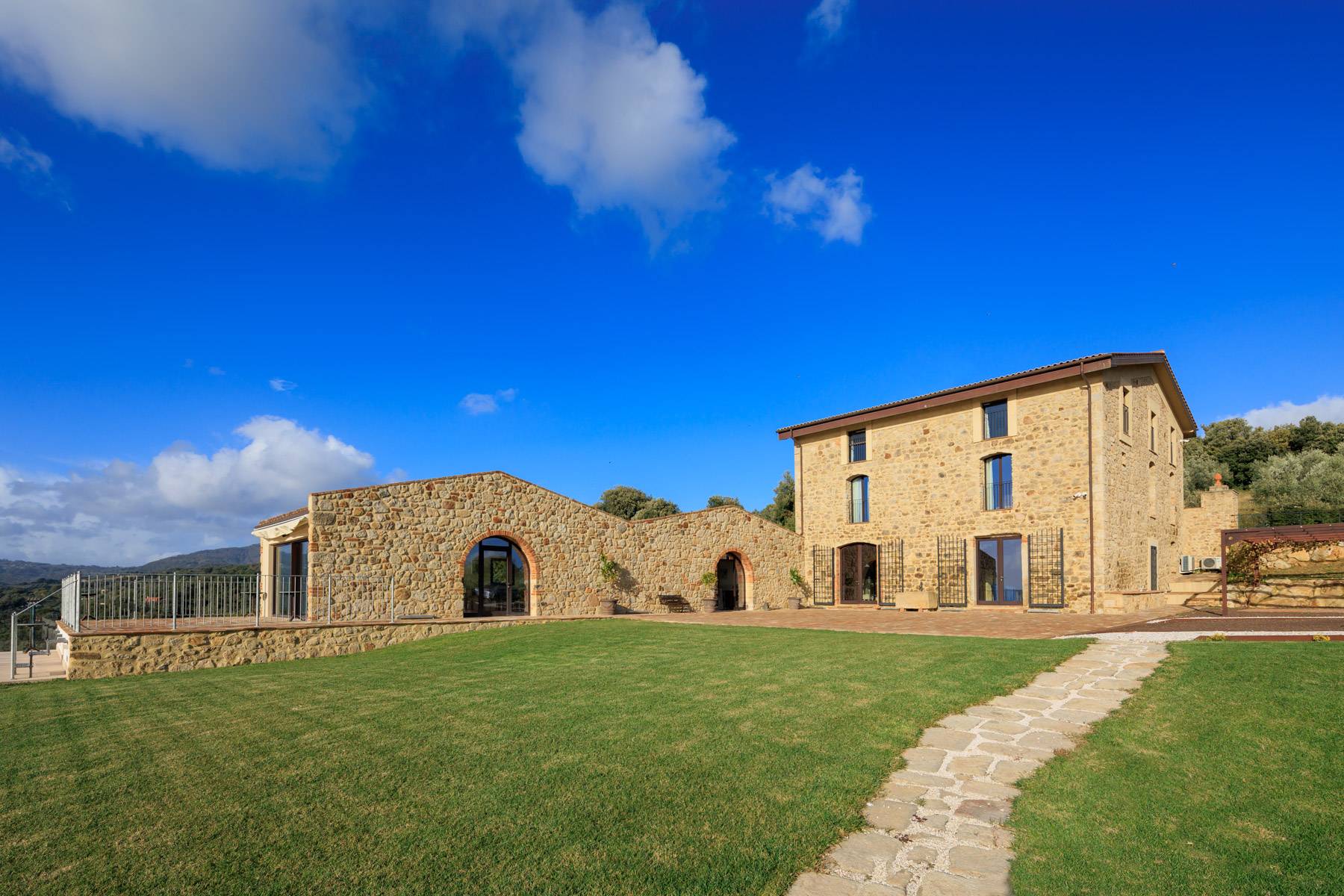 Enchanting farmhouse in Maremma overlooking the sea