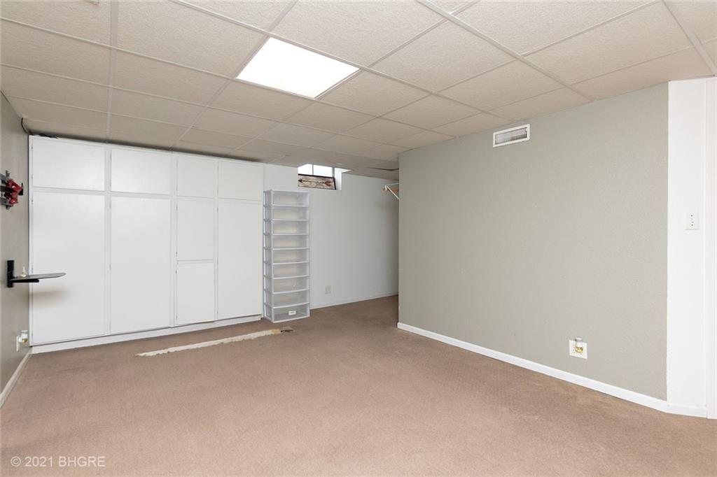 North Ave, Norwalk, IA 50211