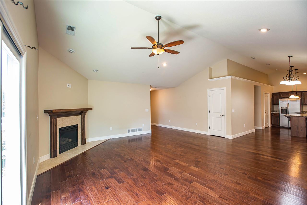 Newfoundland Dr, Manhattan, KS 66503