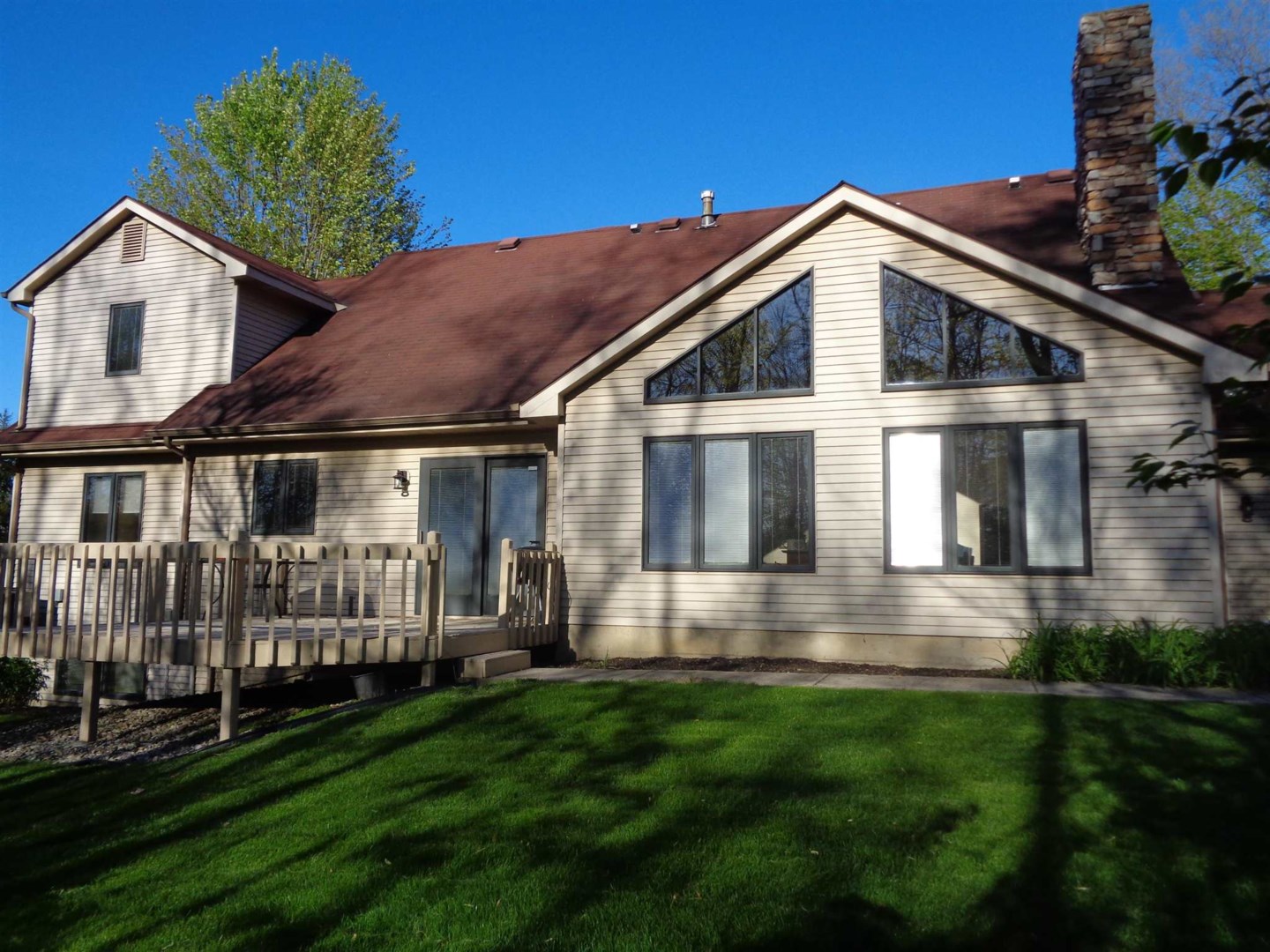 Hollow Creek Ct, Fort Wayne, IN 46814