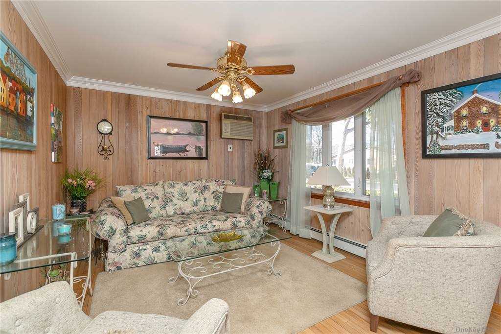 Linden Ln, Shirley, NY 11967 #1