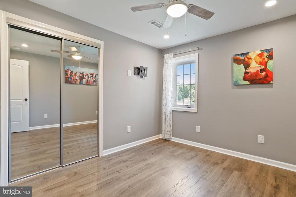 Twisted Oak Ln, Shepherdstown, WV 25443