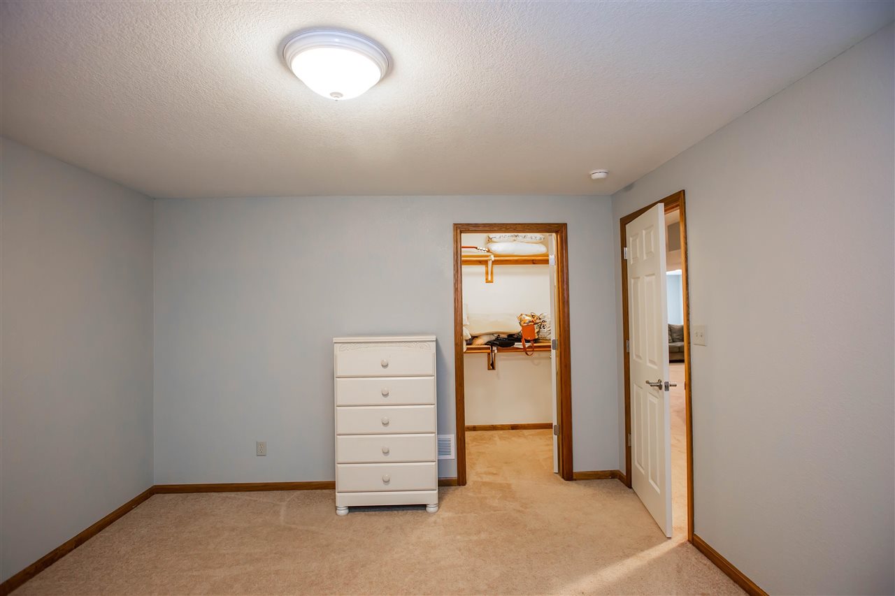 Quail Ct, Saint George, KS 66535