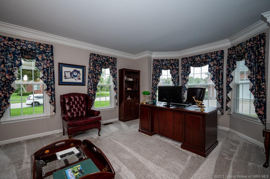 Reidinger Rdg, New Albany, IN 47150