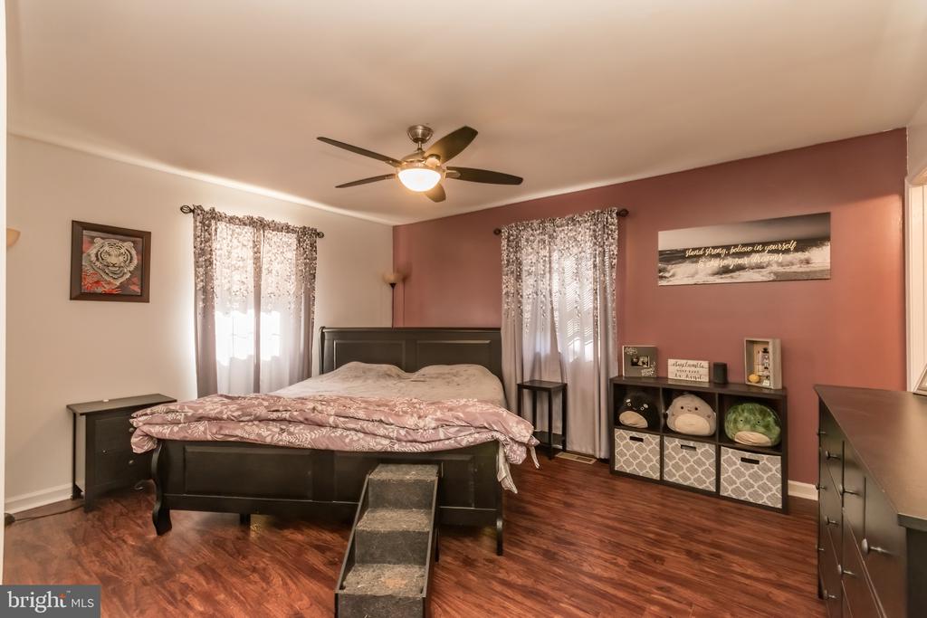 Foothill Ln, Harpers Ferry, WV 25425