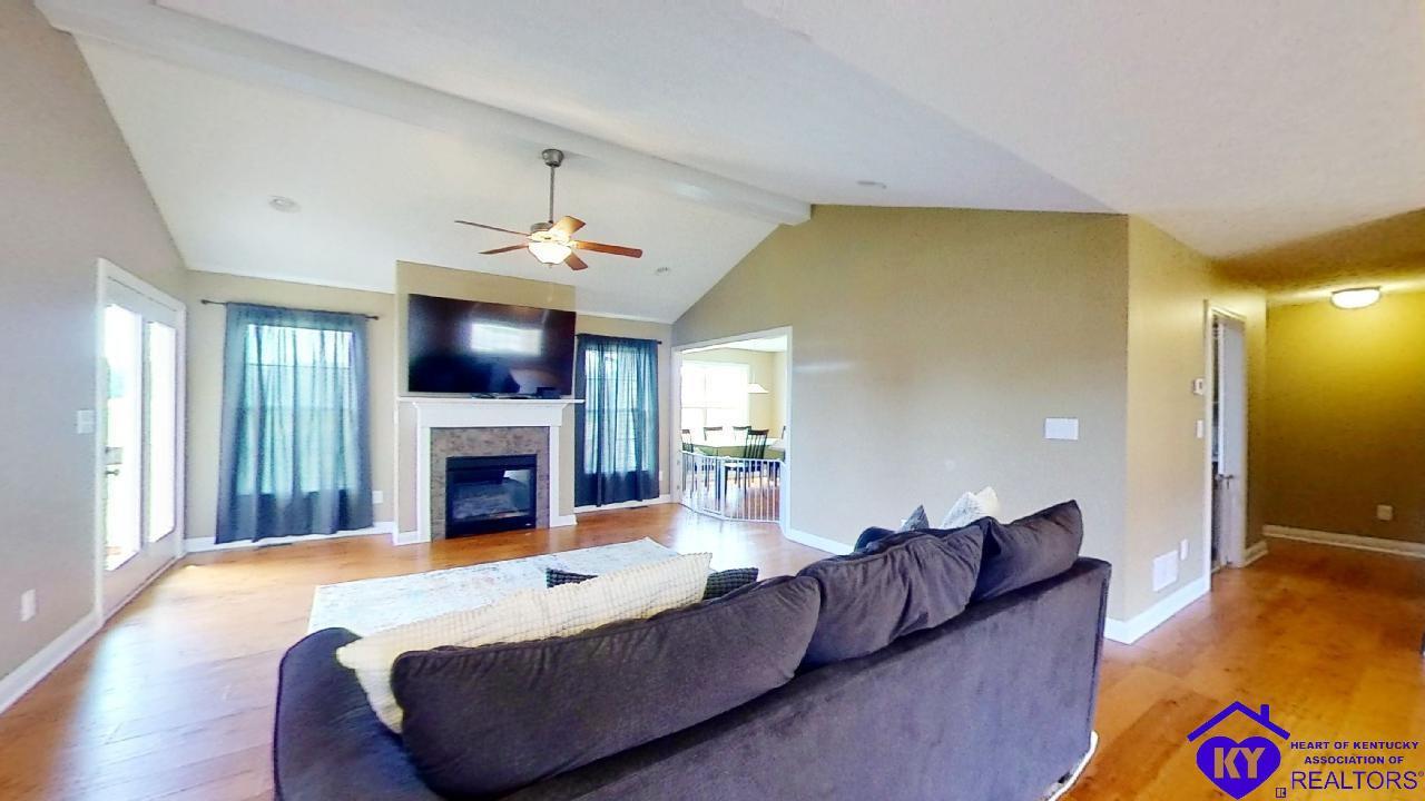 Royal Birkdale Ct, Vine Grove, KY 40175