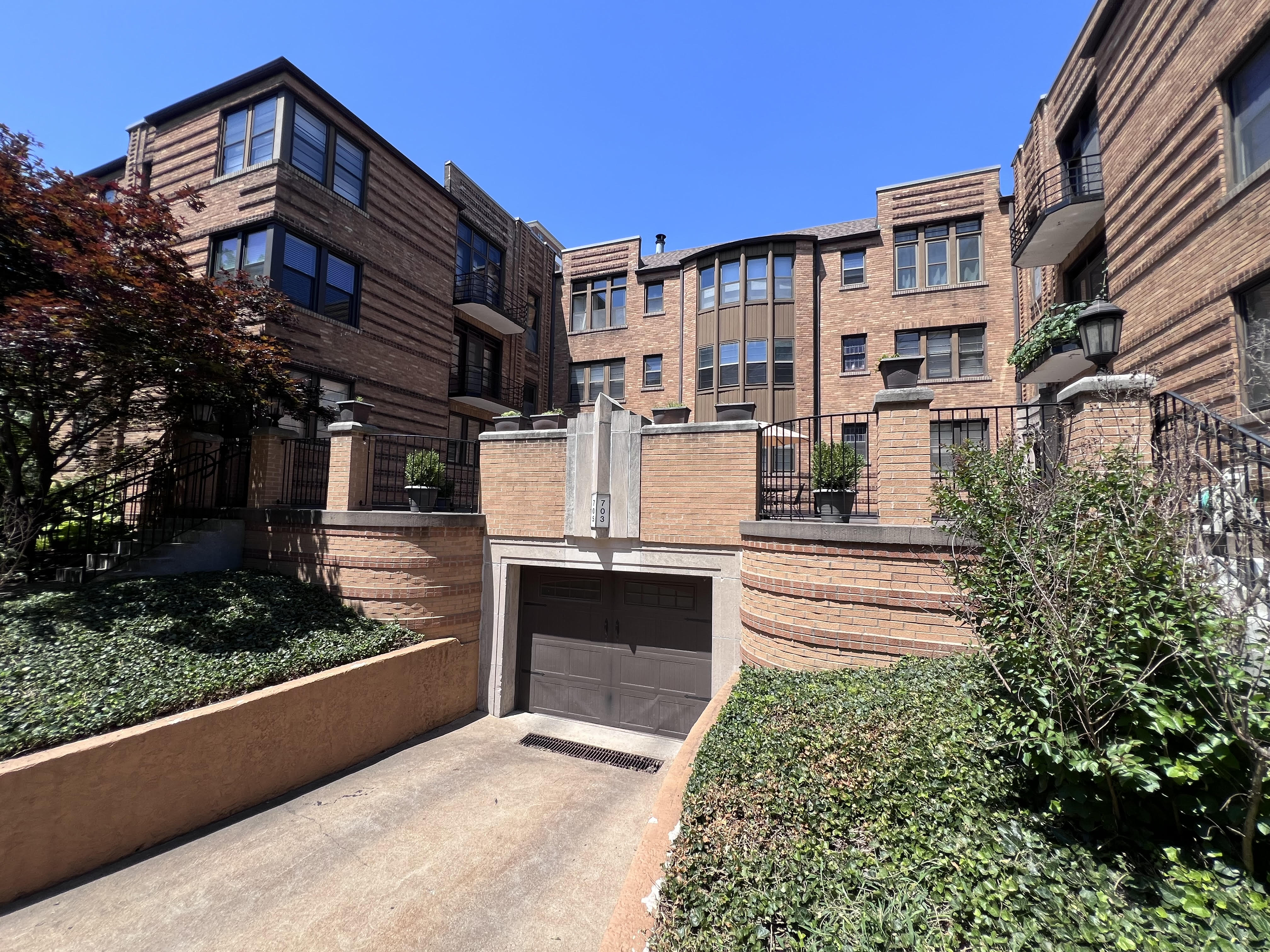 Classic Art Deco Architecture Condo in Clayton