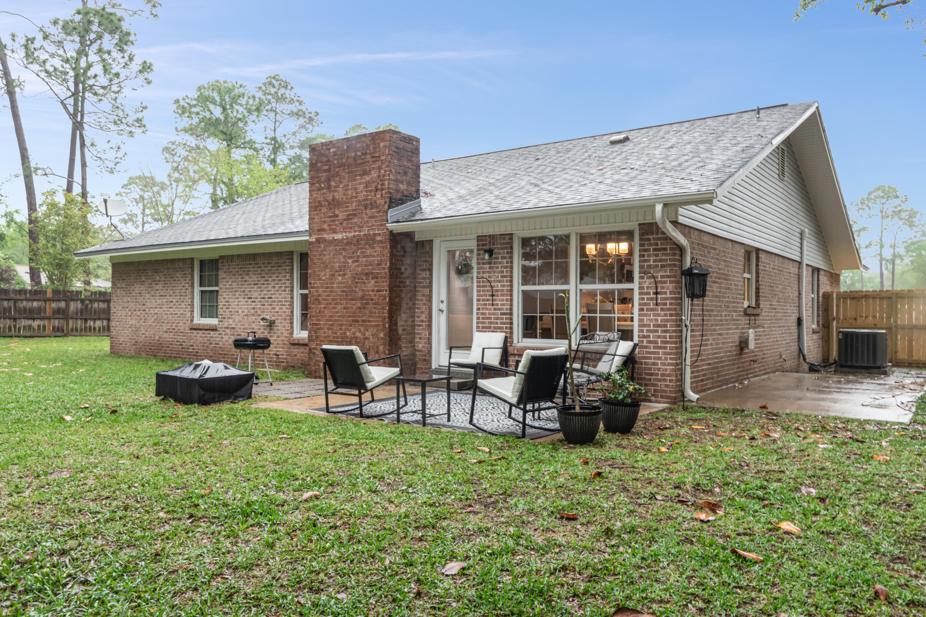 Coconut Palm Cir, Niceville, FL 32578