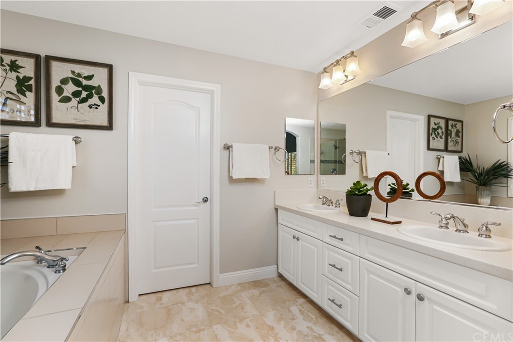 Delano , Irvine, CA 92602 #1