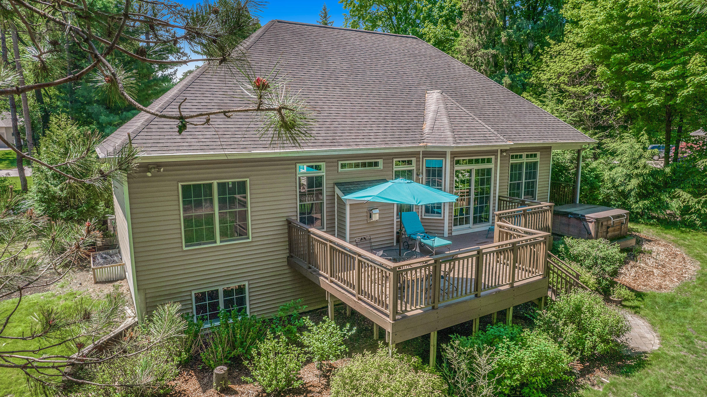 Lake Sedge Dr, Grand Haven, MI 49417