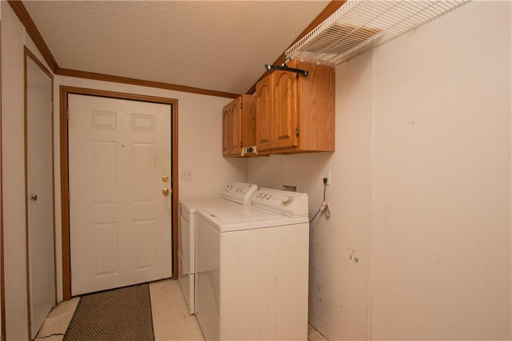 East Ave, Lacona, IA 50139