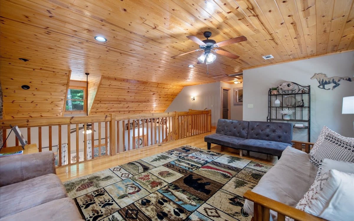Gunite Cir, Ellijay, GA 30540