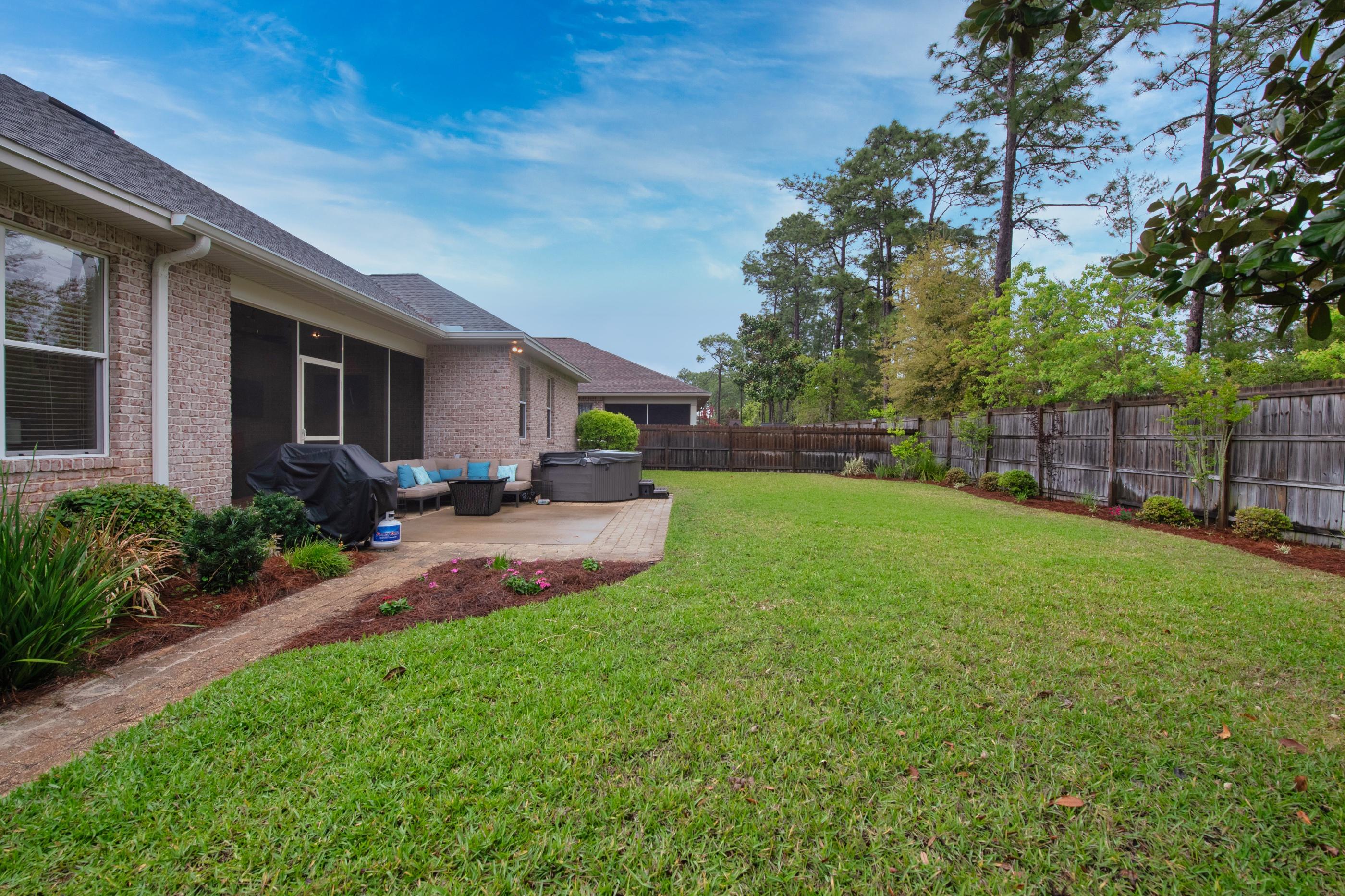 Woods Dr, Niceville, FL 32578
