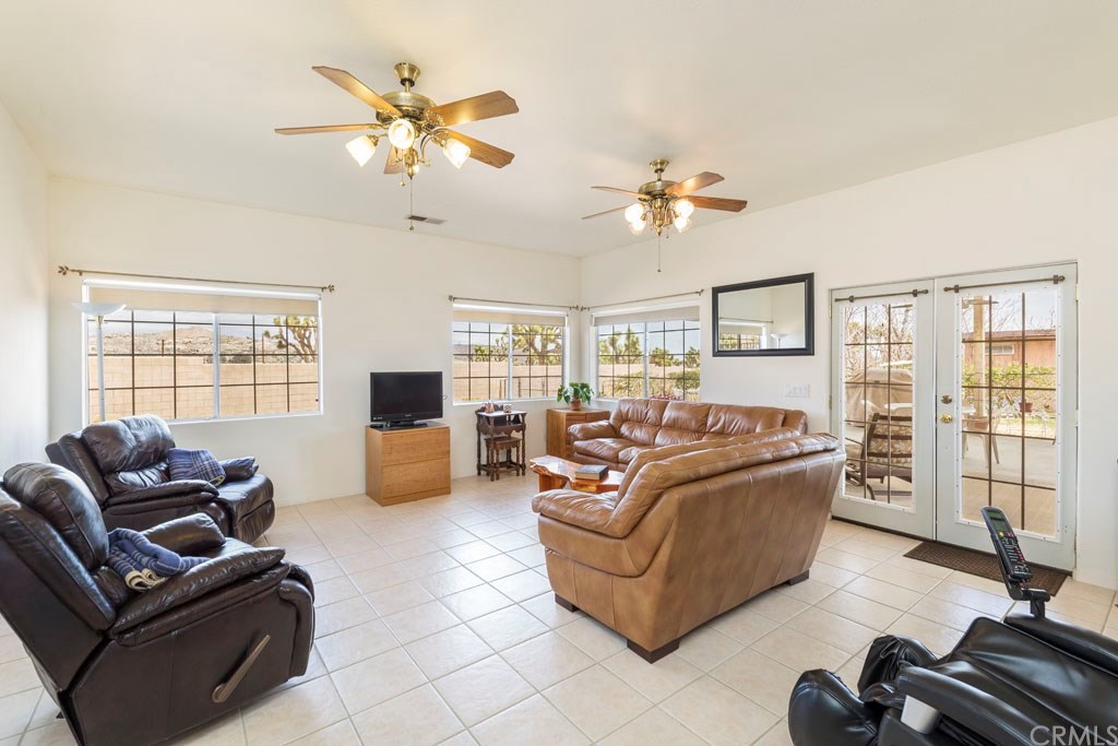 Joshua View Dr, Yucca Valley, CA 92284
