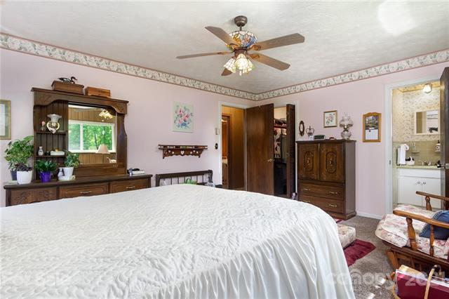 Overhill Dr, Hendersonville, NC 28792