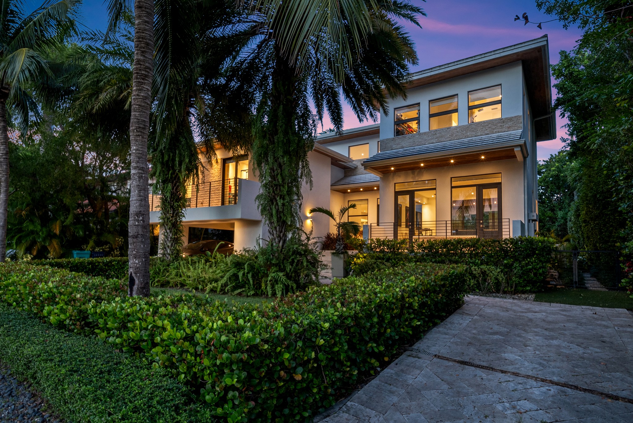 561 Hampton Ln, Key Biscayne, FL