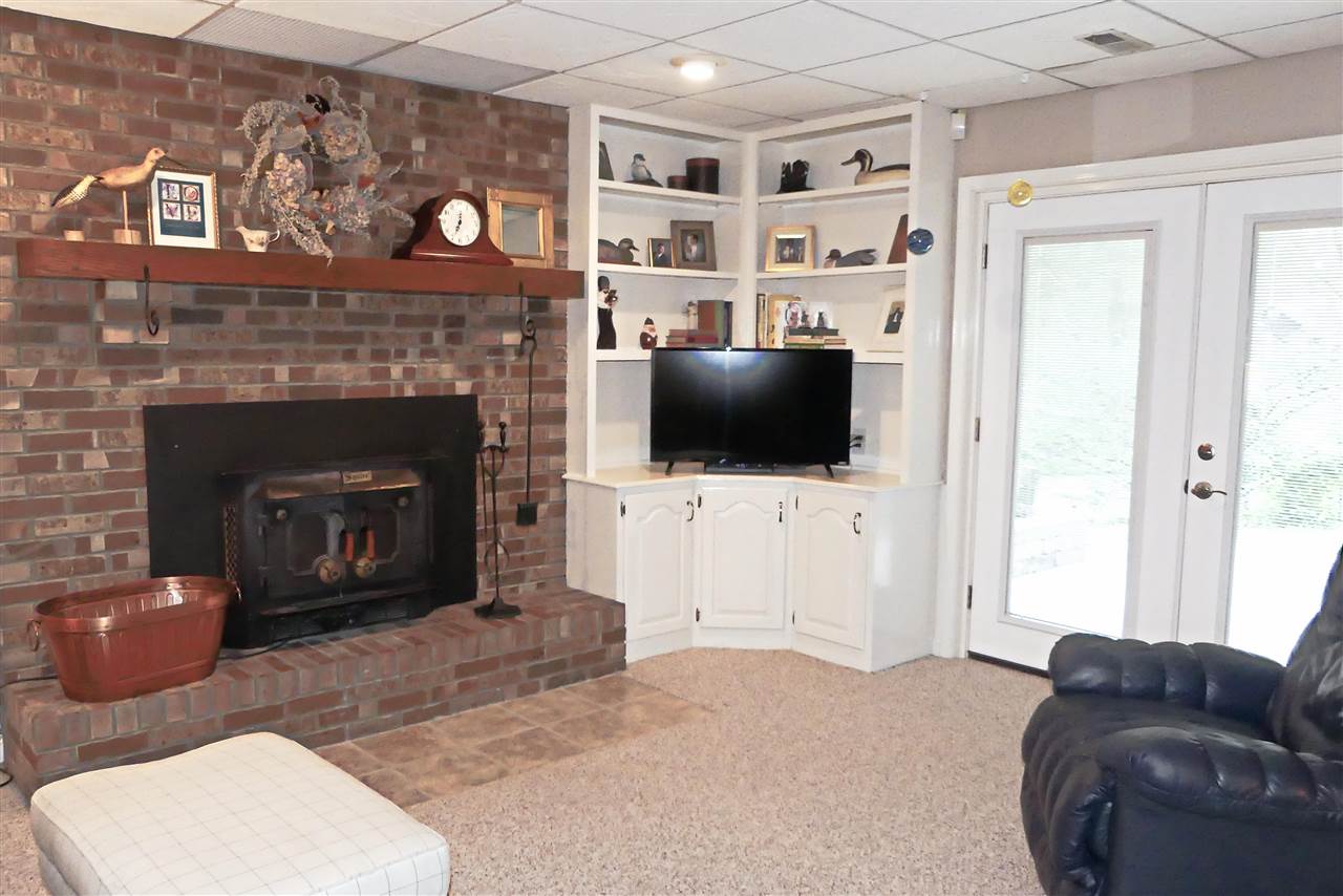Western Hills Dr, Mount Vernon, IN 47620
