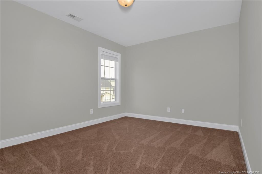 Desert Cove Cir, Fayetteville, NC 28312