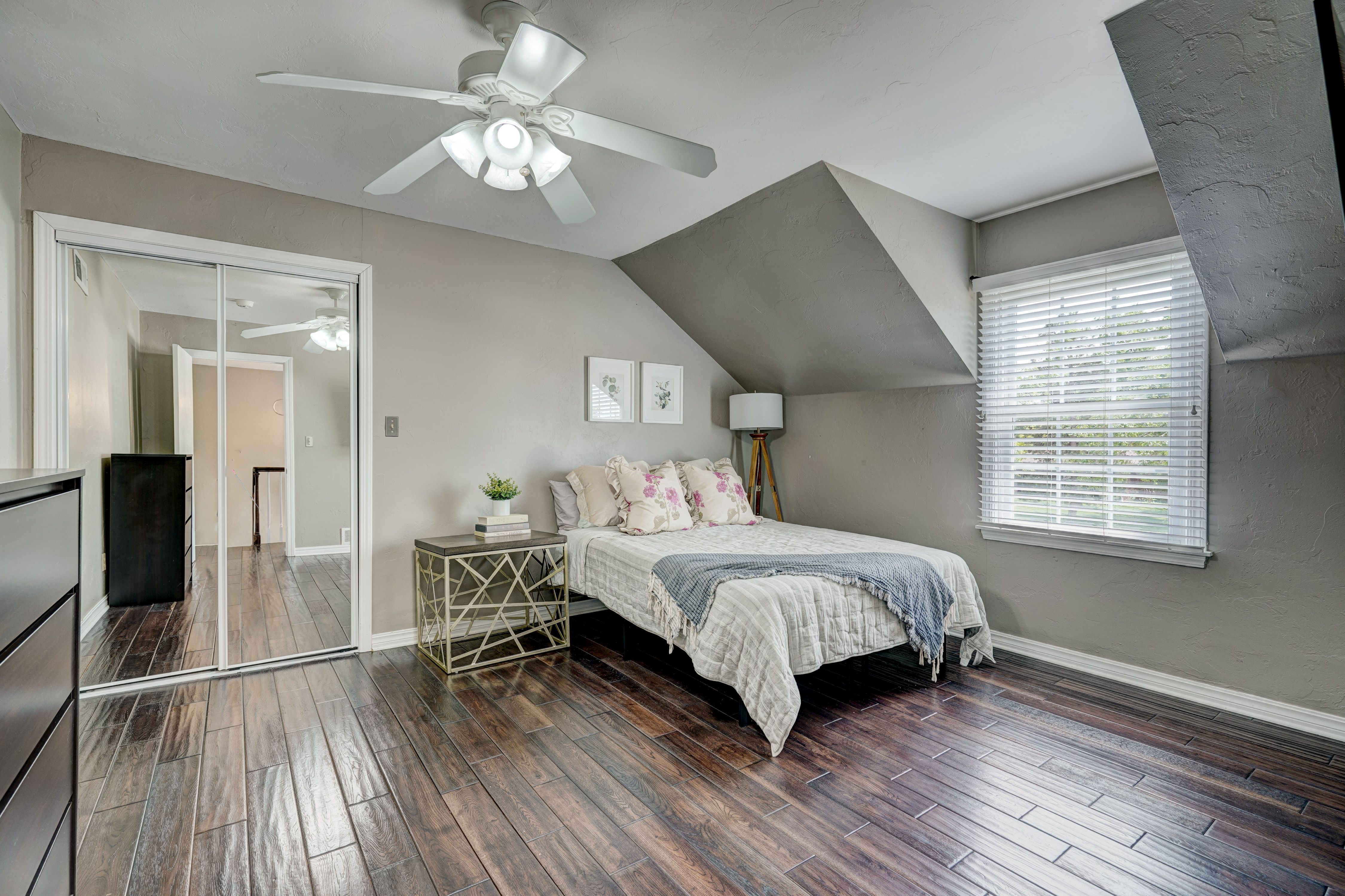 Hemstead Pl, Nichols Hills, OK 73116