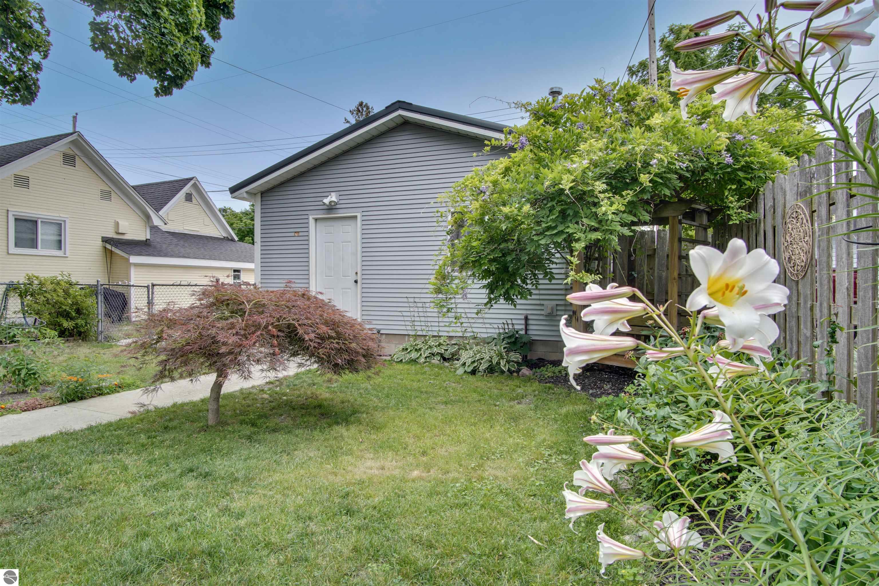 9th St, Traverse City, MI 49684