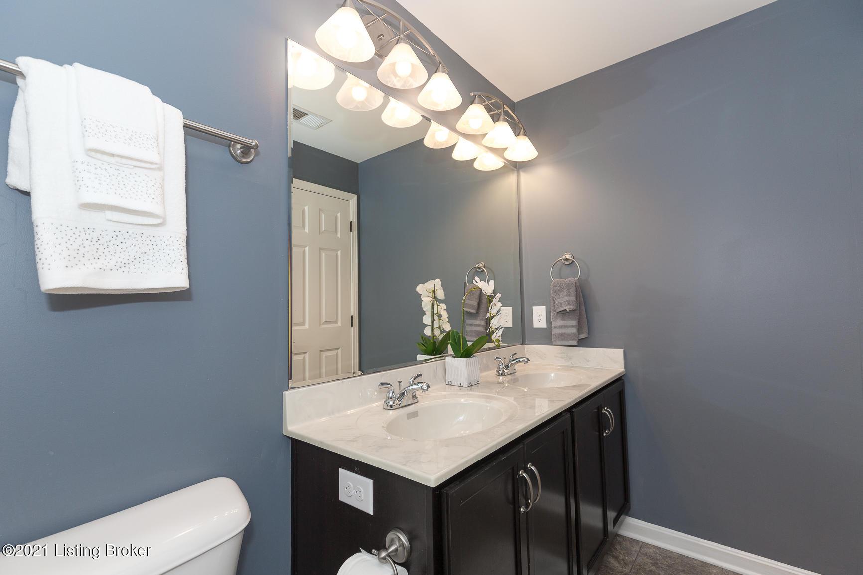 Preston Spring Dr, Louisville, KY 40229