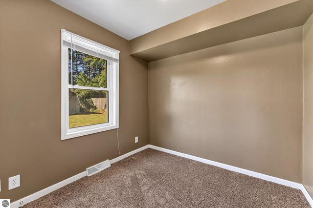Mary St, Cadillac, MI 49601