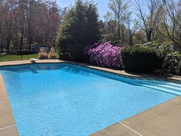 Stanwood Dr, Franklin, MA 02038