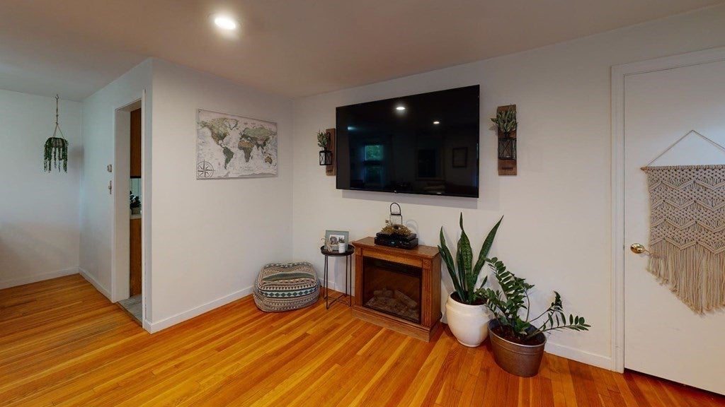 Dartmouth Dr, Auburn, MA 01501 #1
